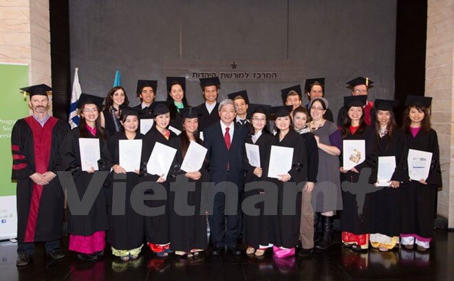 Đại sứ Cao Trần Quốc Hải dự lễ tốt nghiệp khóa I chương trình Thạc sỹ Nông nghiệp dành cho sinh viên Việt Nam