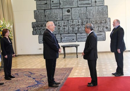 Ambassador of Vietnam in the first State Israel Cao Tran Quoc Hai presentation of credentials to the President of the State of Israel