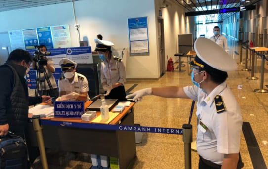 COVID-19: Việt Nam dừng cấp thị thực cho người nước ngoài