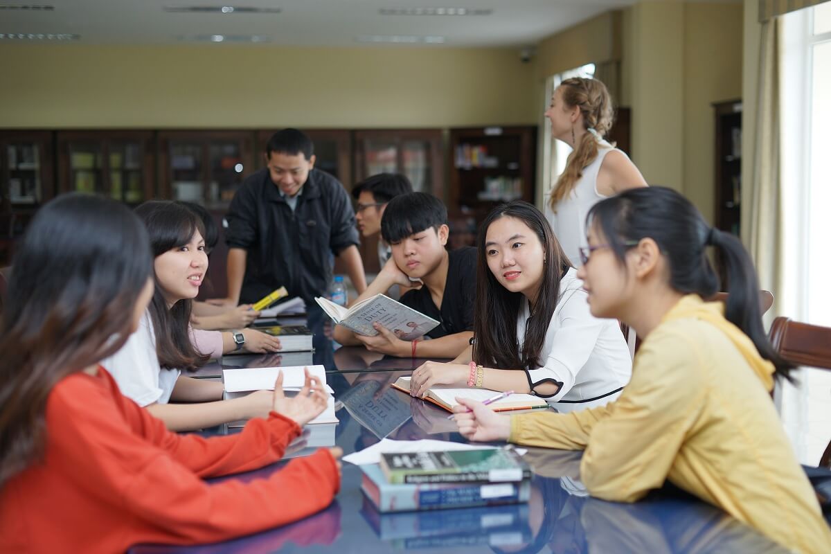 Du học "không cần đi xa" với The American University In VietNam (AUV)